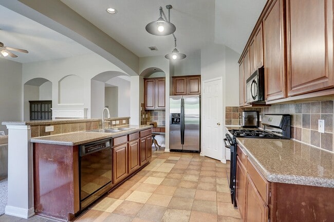 Building Photo - 9127 Morningstar Dr