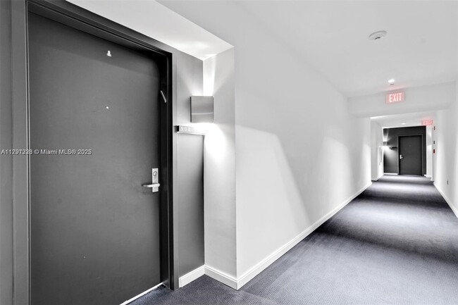 Building Photo - 335 S Biscayne Blvd