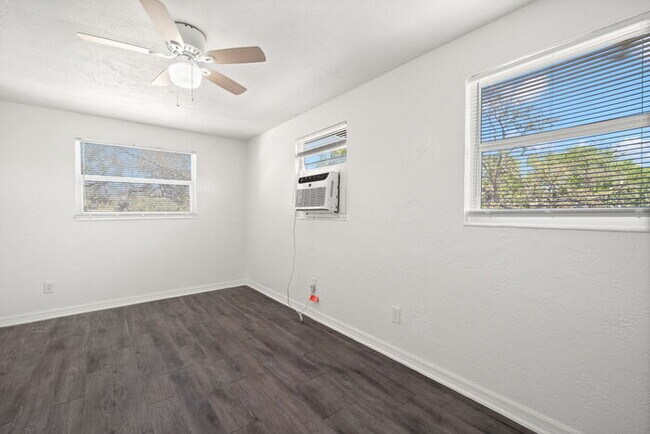 Building Photo - Newly Renovated Condo For Rent in St Peter...