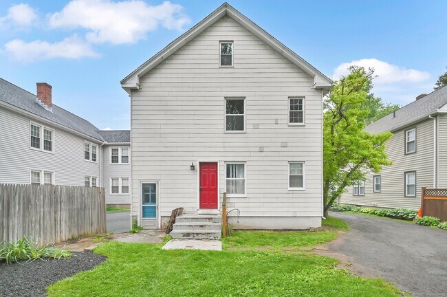 Building Photo - 113 Cambridge St