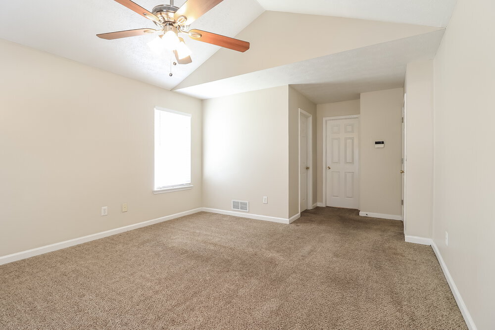 Building Photo - 2669 Lake Park Bend