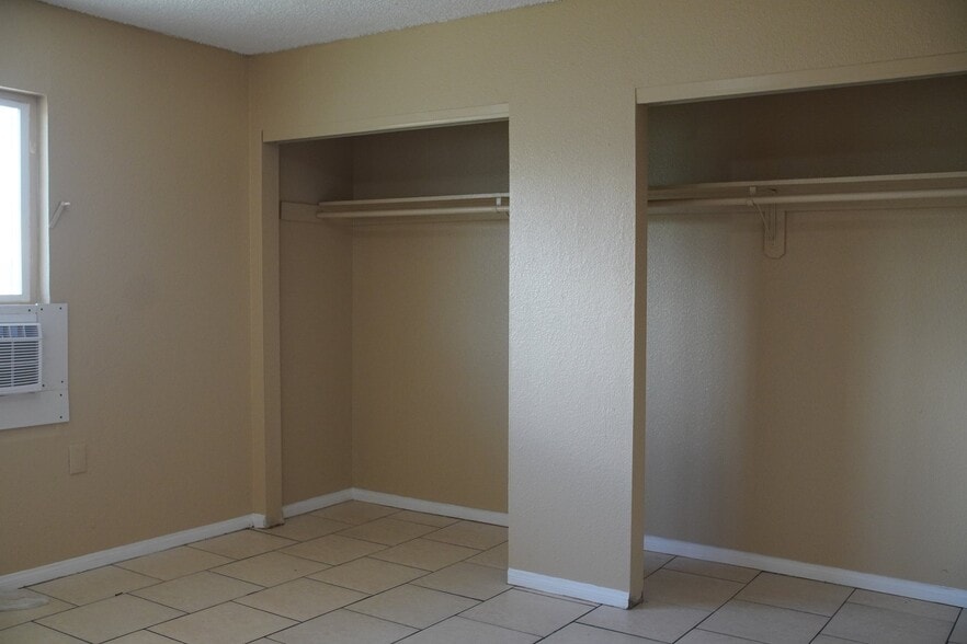 Building Photo - 2816 Marlin Ave