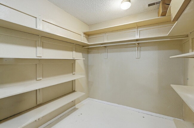 Building Photo - $2,145.95, 4-bed, 2-bath, located in Colorado Springs with WAIVED APPLICATION FEES