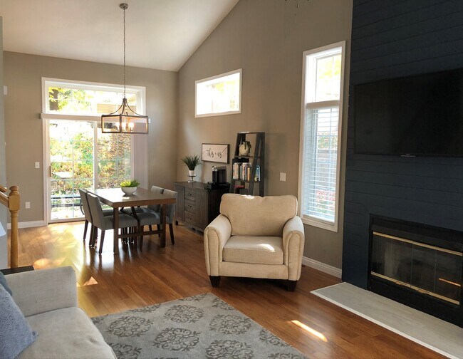 Building Photo - 18195 Cattail Ct