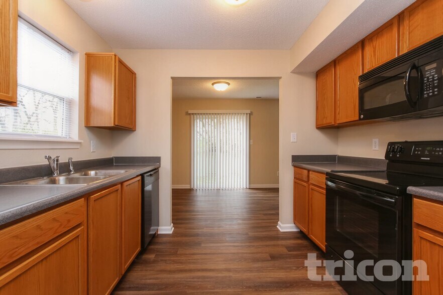 Building Photo - 1329 Lake Meadow Dr