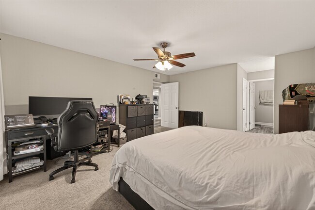 Building Photo - 14555 Wunderlich Dr