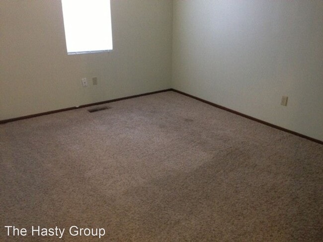 Building Photo - 2 br, 1.5 bath House - 8711 NW 82nd Tr Unit C