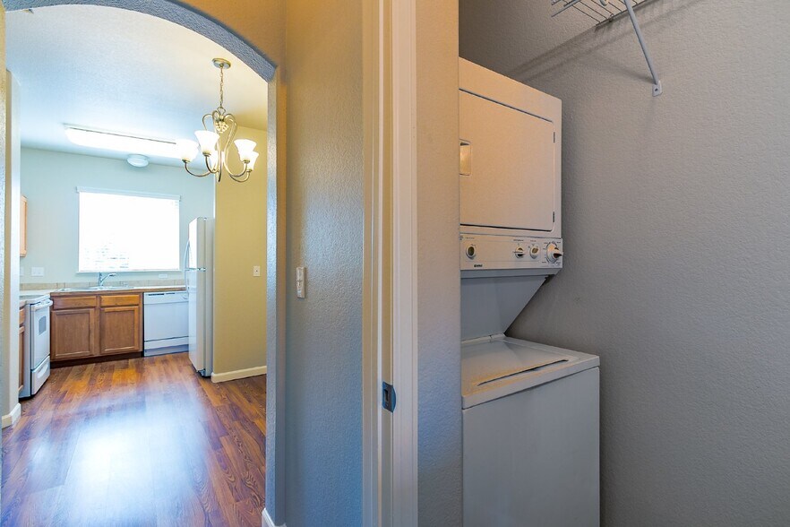 Building Photo - Modern Comfort and Low-Maintenance Living ...