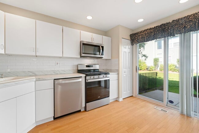 Building Photo - 1576 E Citadel Ct