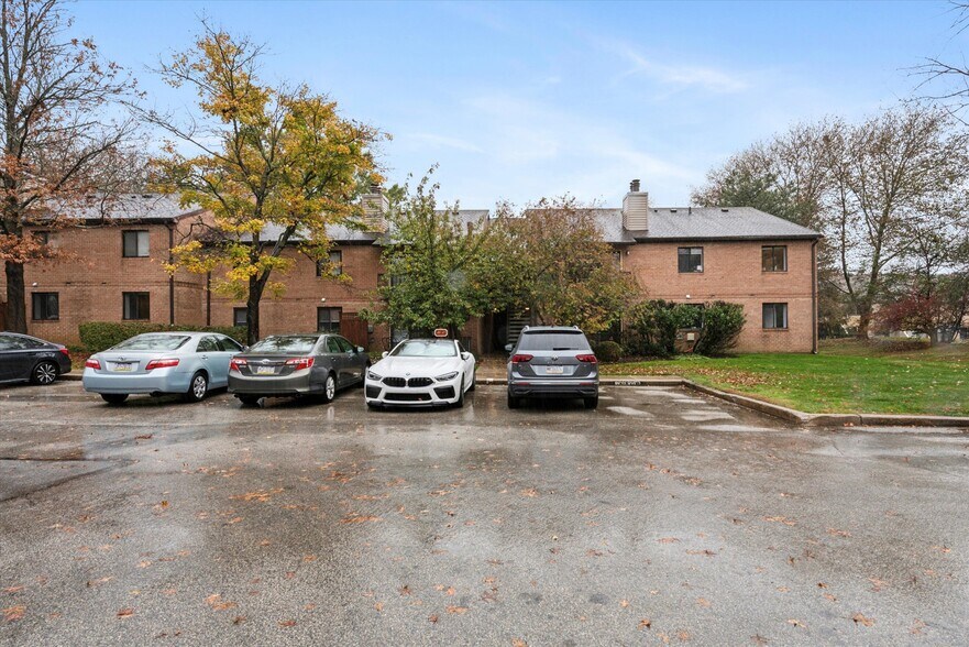 Building Photo - 40 Le Forge Ct