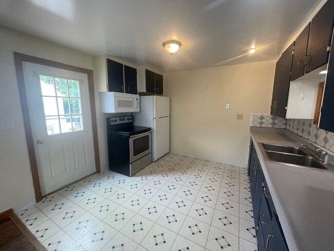 Building Photo - 33 Apremont St