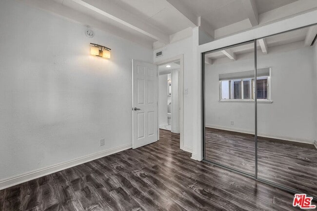 Building Photo - 130 Montreal St