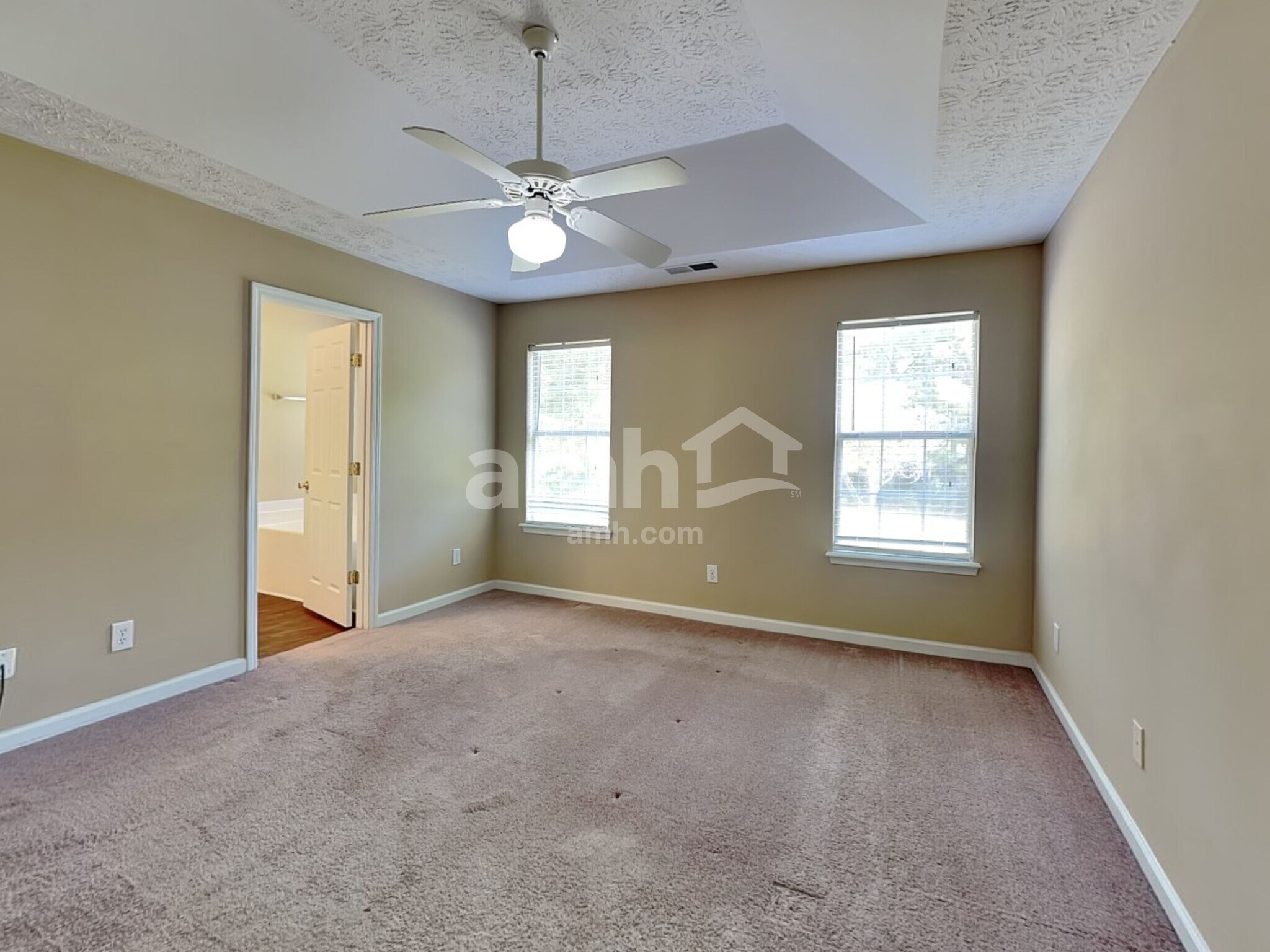 Building Photo - 4765 Beaver Rd