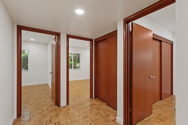 Building Photo - Central Davis 3/2 Mid Modern