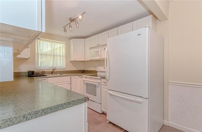 Building Photo - 4290 Gulfstream Dr