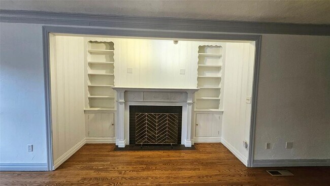 Building Photo - 2108 NW 25th St