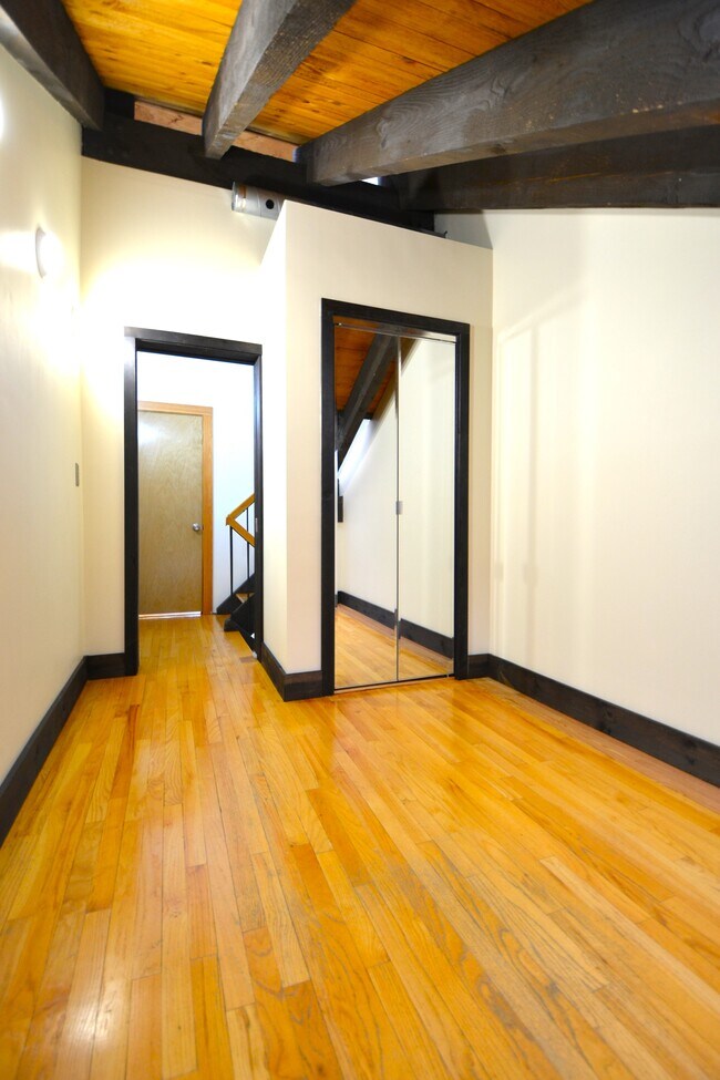 Building Photo - 36 Irving St