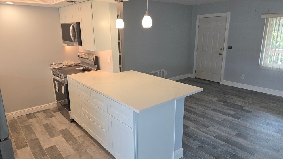 Kitchen - 3755 S School Ave