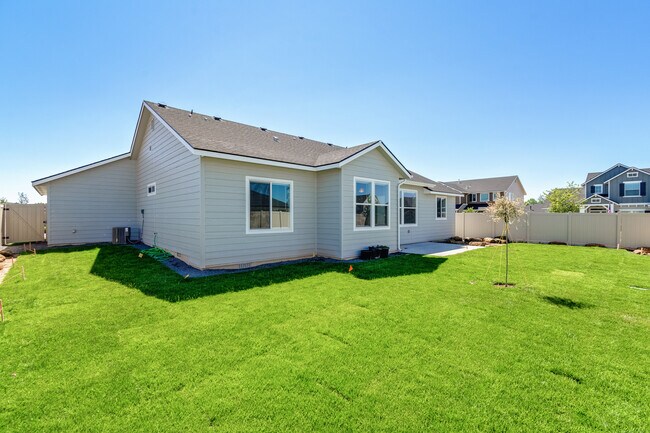 Building Photo - 2099 N Waterbrook Way