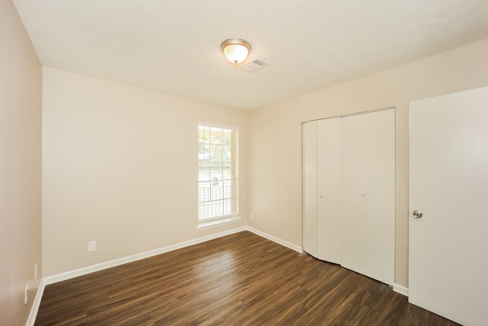 Building Photo - 156 Meadowlark Ln