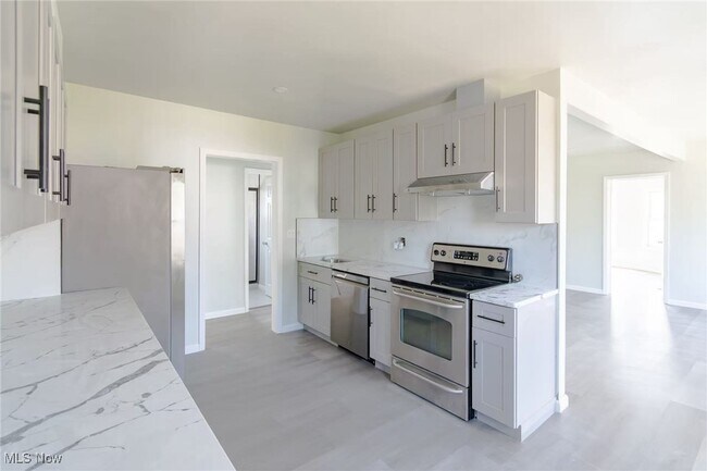Building Photo - 11001 Ashbury Ave