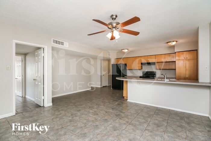 Building Photo - 32 W Fairmont Dr