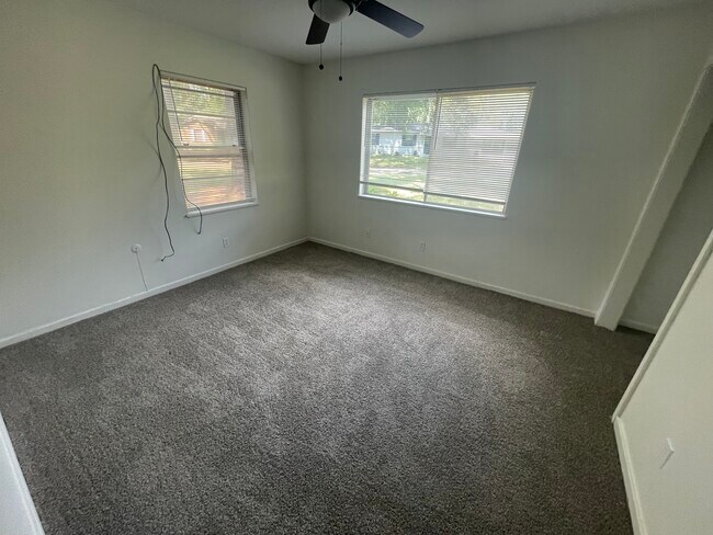 Building Photo - 1405 Dianne Dr