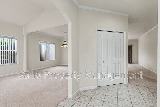 Building Photo - 1441 Ranier Loop NW