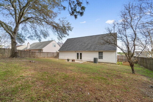 Building Photo - 107 Trenton Ave