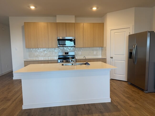 Building Photo - 3550 Blue Mockingbird St