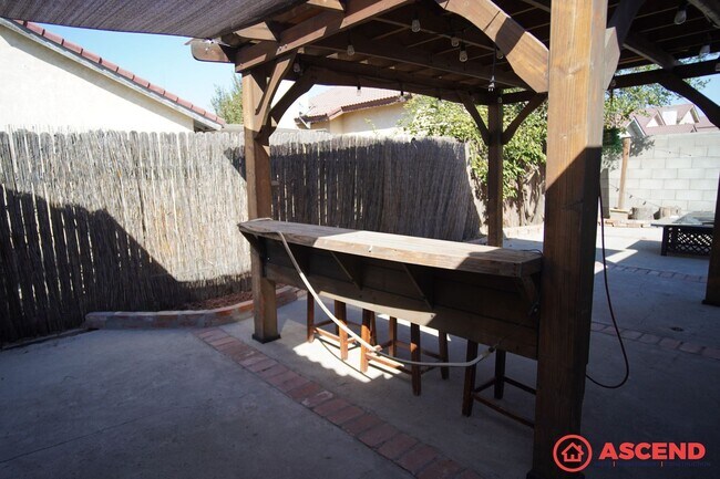 Building Photo - Cute Home in Southwest Bakersfield!