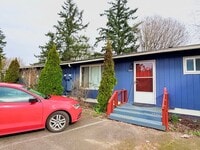 Building Photo - Renovated 2BR with Large Backyard, Storage, Washer & Dryer & Parking