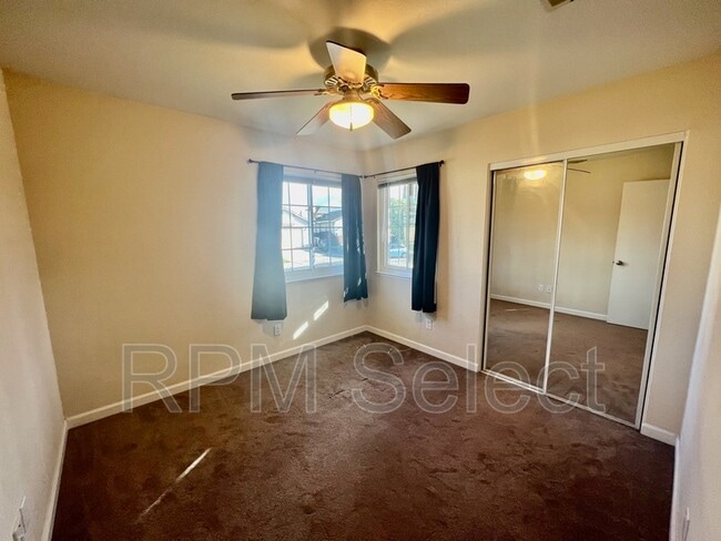 Building Photo - 1180 Camellia Ln