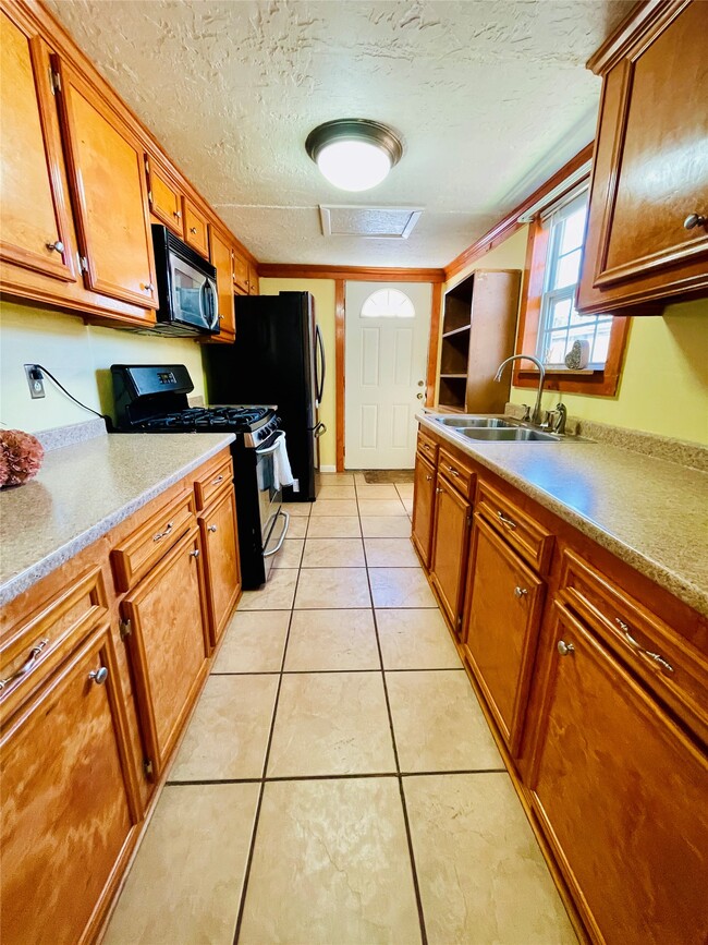 Building Photo - 1205 Nadine St