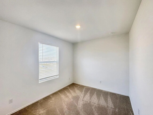 Building Photo - Charming 3-Bed Home with 2.5 Baths in Maxwell, TX – Your Cozy Retreat Awaits!