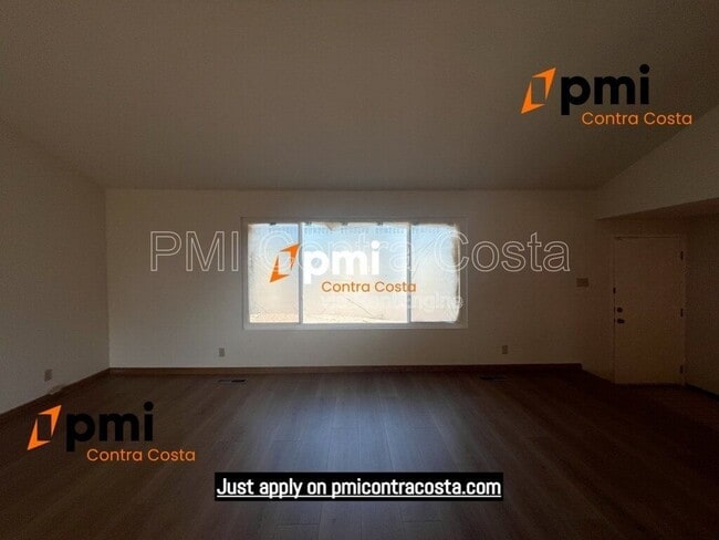 Building Photo - 2850 St Denis Dr