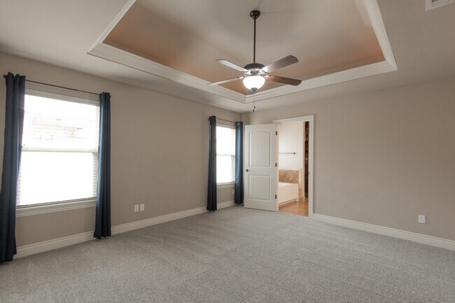 Building Photo - 2124 New Brook Dr