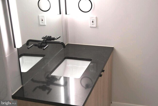 Building Photo - 1208 M St NW