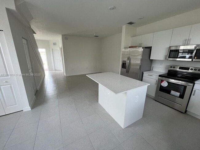 Building Photo - 24628 SW 118 Ct