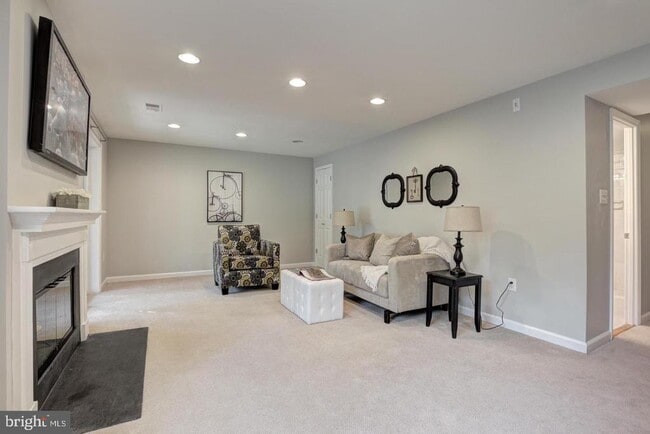 Building Photo - 3147 Bayswater Ct