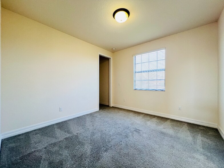 Building Photo - 10441 Stapeley Dr