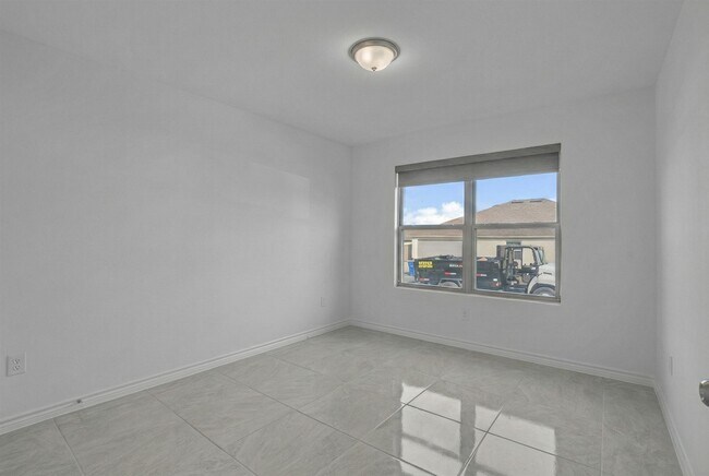 Building Photo - 5428 Encanto Dr