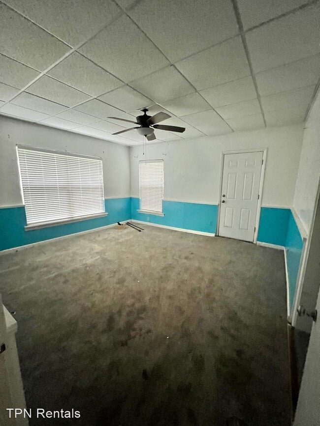 Building Photo - 4 br, 2 bath House - 6259 S. Lakeshore Dr.