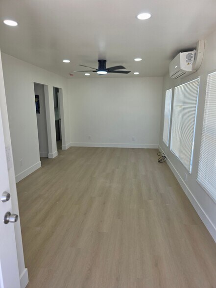 Building Photo - 424 B St