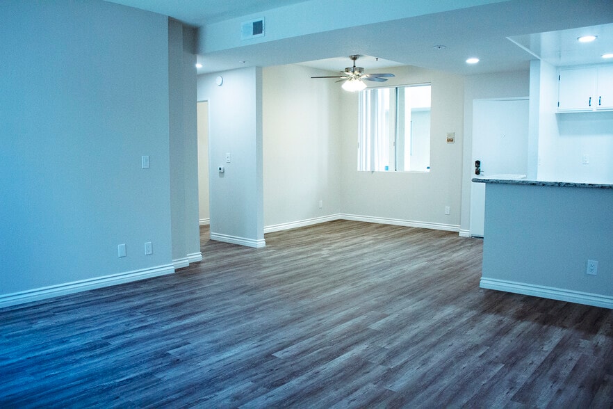 Building Photo - 90 N Michigan Ave