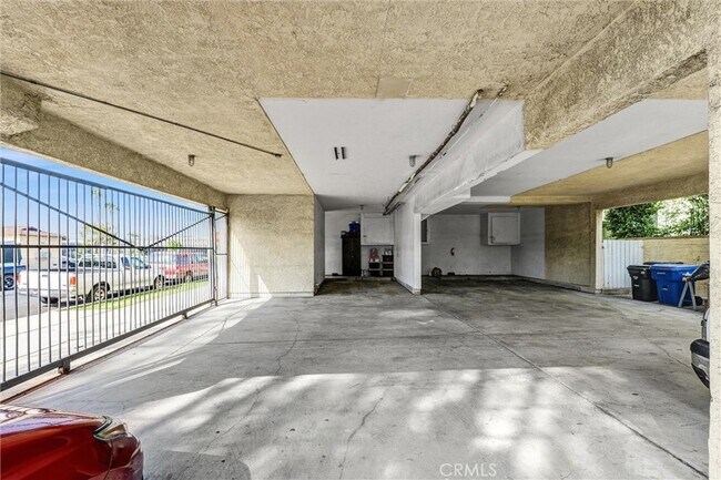 Building Photo - 20526 S Western Ave