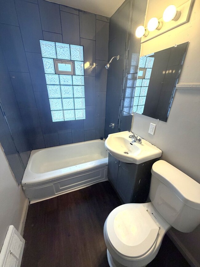 Building Photo - 2-bedroom Single Family - Available now!