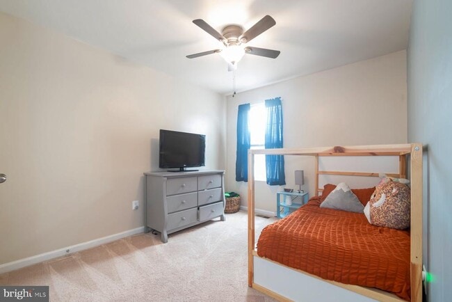 Building Photo - 7469 Tanyard Knoll Ln
