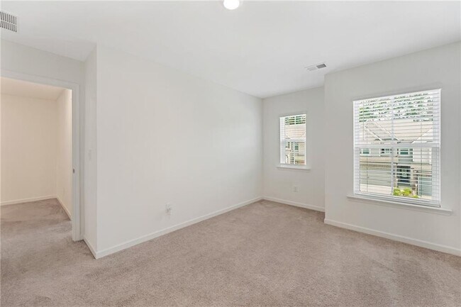 Building Photo - 649 Isom Walk