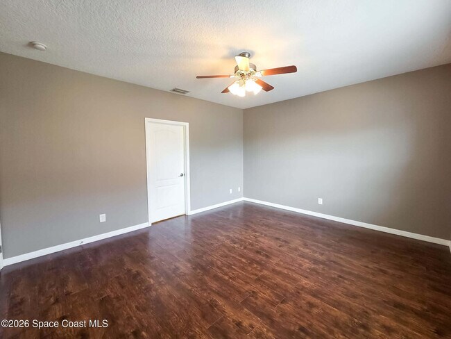 Building Photo - 1015 Venetian Dr
